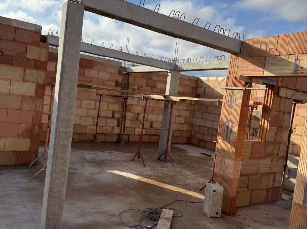 Élévation des murs en brique – Gros œuvre, chantier FK Probat