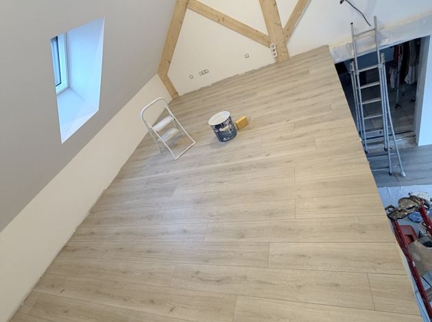 Pièce sous charpente – Combles, chantier FK Probat