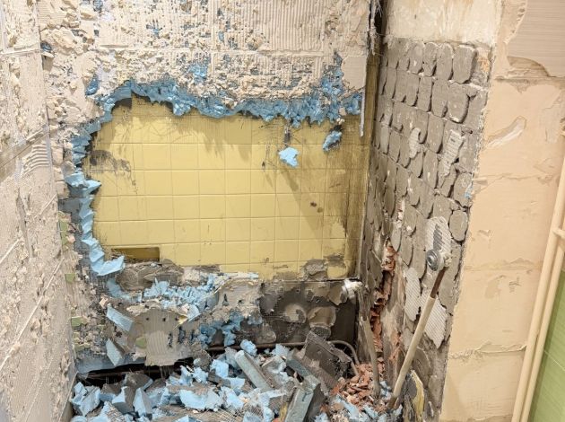 Dépose de faïence – Salle de bain, chantier FK Probat