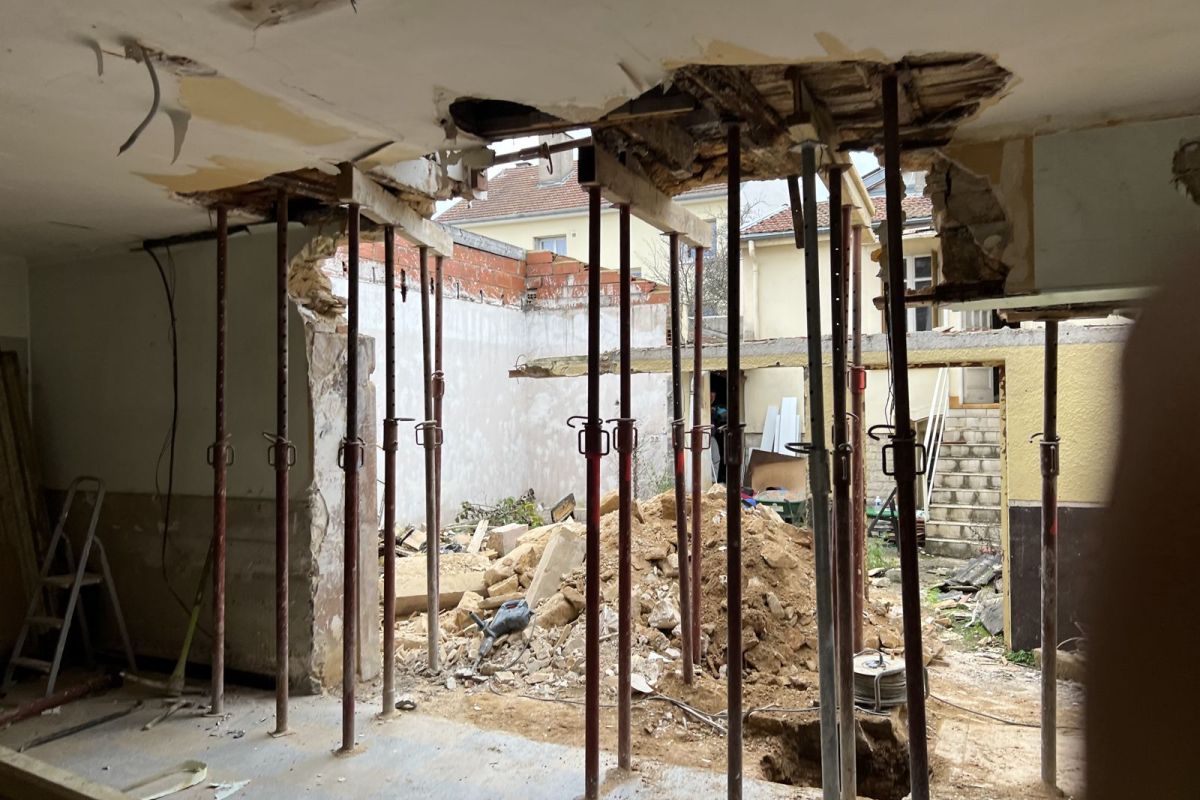 Étaiement d'un mur porteur pendant un chantier FK Probat