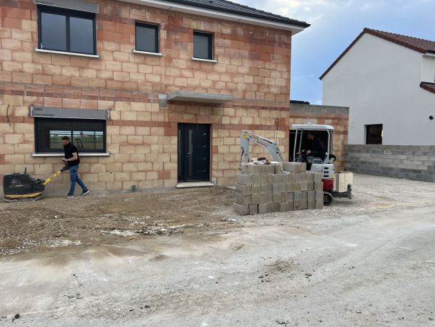 Façade en brique – Construction neuve, chantier FK Probat