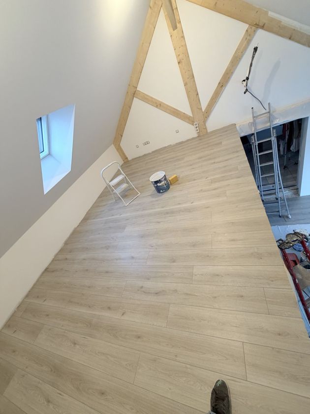 Pièce sous charpente – Combles, chantier FK Probat