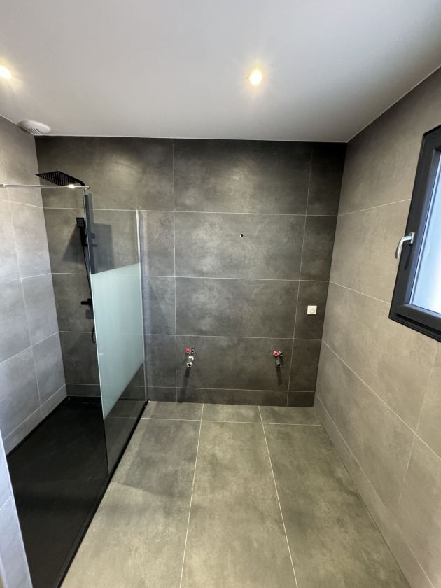 Douche à l'italienne – Douche, chantier FK Probat