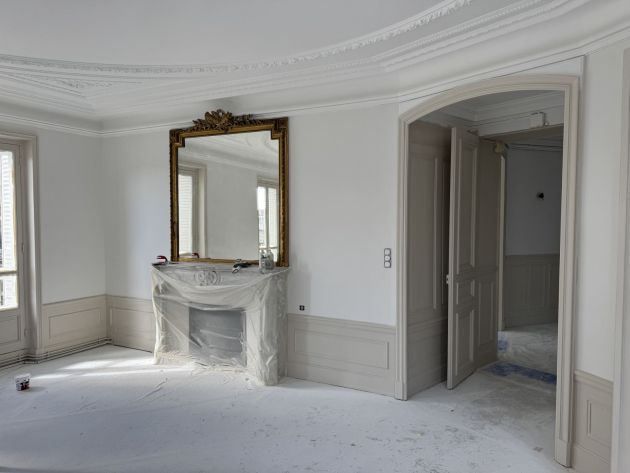 Cheminée et boiseries – Appartement ancien, chantier FK Probat